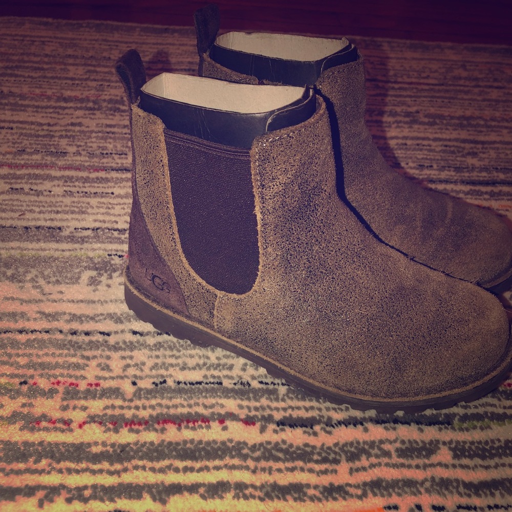 Little boys Ugg Chelsea boots